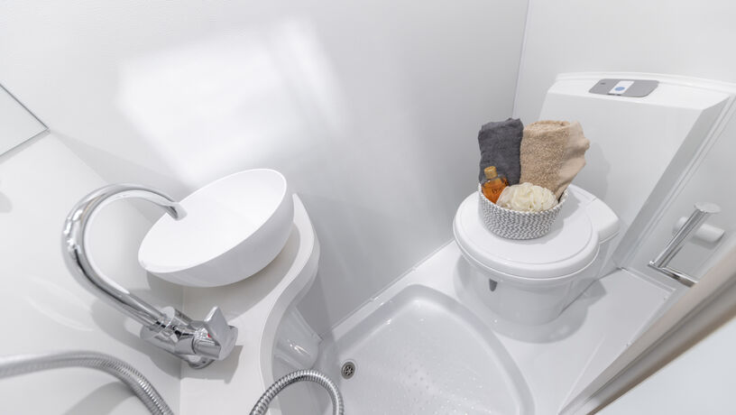 Autoquest 115 2025 bathroom