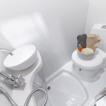 Autoquest 115 2025 bathroom