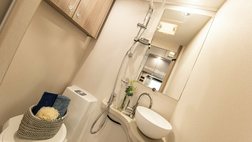 Elddis Autoquest 150 bathroom2