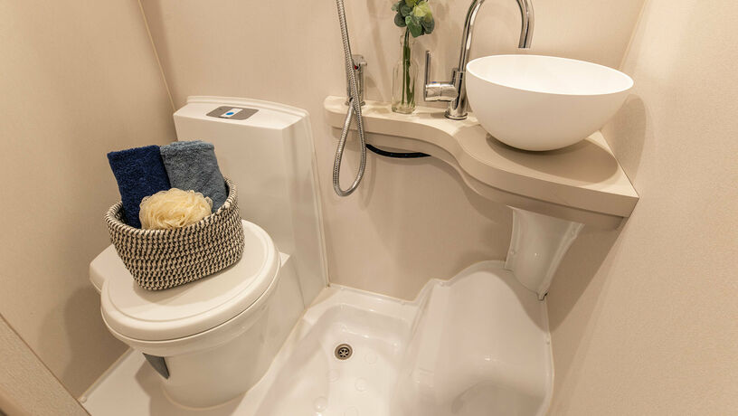 Elddis Autoquest 150 bathroom3
