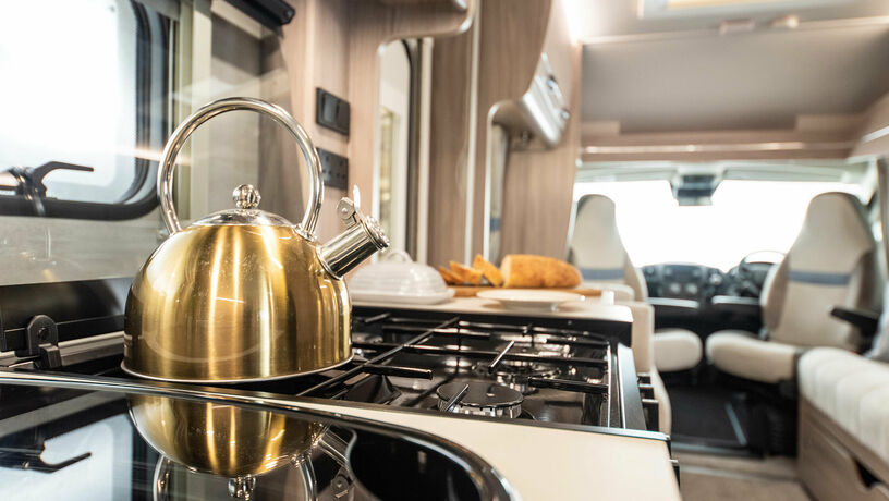 Elddis Autoquest 150 kitchen2