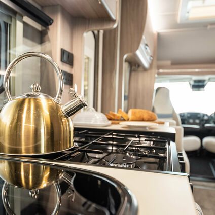 Elddis Autoquest 150 kitchen2