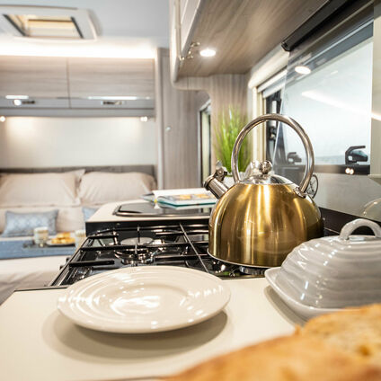 Elddis Autoquest 150 kitchen3