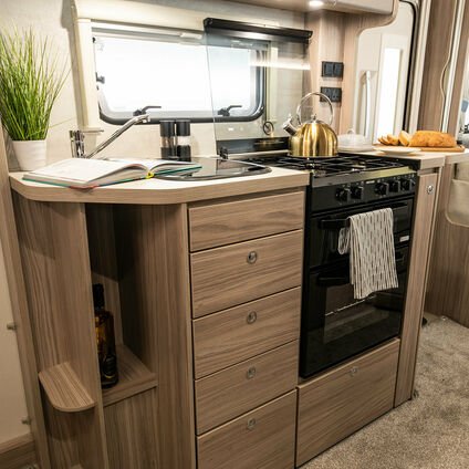 Elddis Autoquest 150 kitchen4