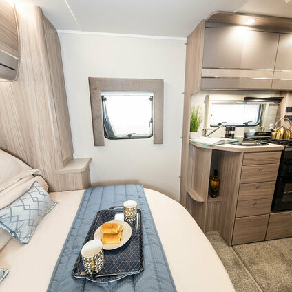 Elddis Autoquest 150 kitchen bed