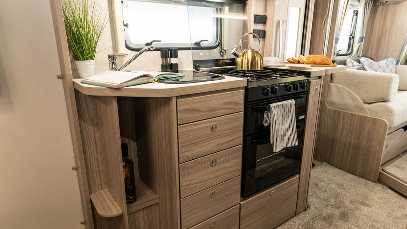 Elddis Autoquest 150 kitchen4