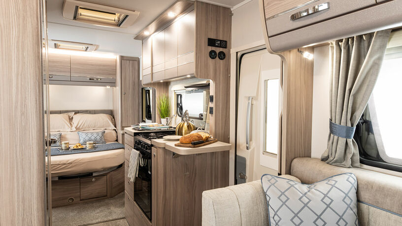 Elddis Autoquest 150 kitchen bed 2