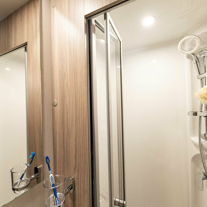 Elddis Autoquest 185 bathroom2