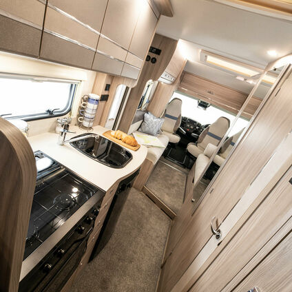 Elddis Autoquest 194 kitchen3