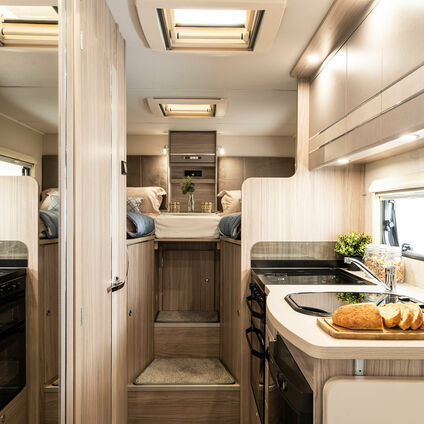 Elddis Autoquest 194 kitchen bed2
