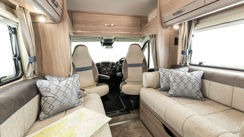 Elddis Autoquest 194 living