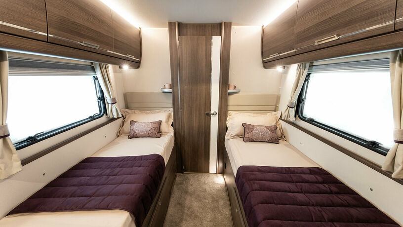 Elddis Encore 285 bedroom