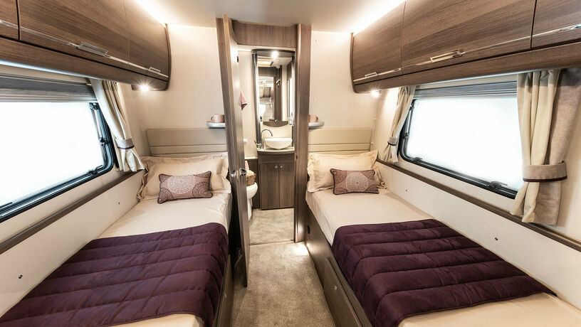 Elddis Encore 285 twin beds