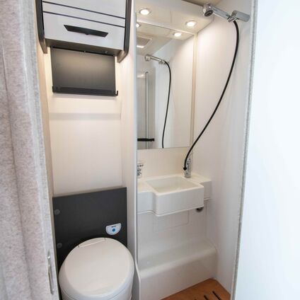 Mc Louis Fusion 330 Shower and Toilet