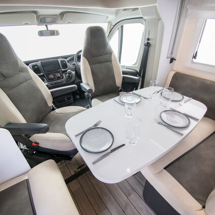 Mc Louis Fusion 373 Dining Area