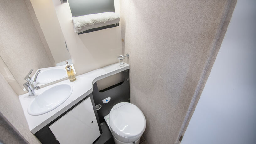 Mc Louis Fusion 379 Toilet 3