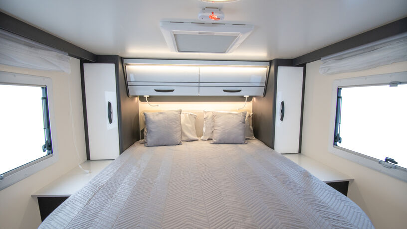 Mc Louis Fusion 379 Fixed Rear Island Bed 3