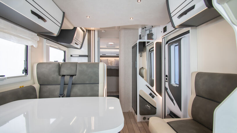 Mc Louis Fusion 379 Front to Back