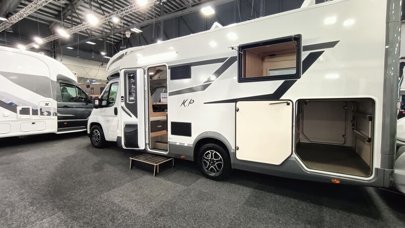 KP90 ZMV111 2025 garage