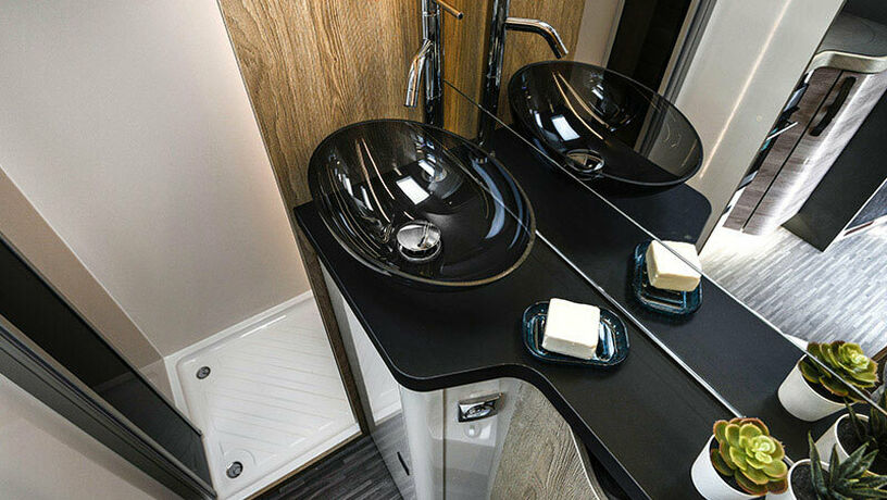 Mobilvetta K Yacht 59 bathroom