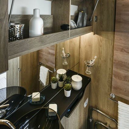 Mobilvetta K Yacht 59 bathroom3