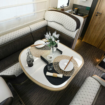 Mobilvetta K Yacht 59 dining