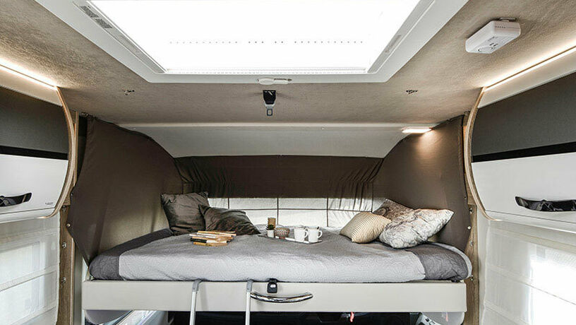 Mobilvetta K Yacht 59 drop down bed 2