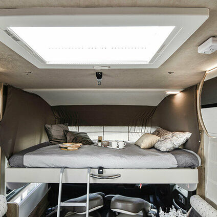 Mobilvetta K Yacht 59 drop down bed 2