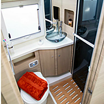 Mobilvetta K Yacht 80 bathroom