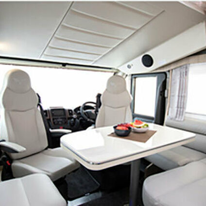 Mobilvetta K Yacht 80 dining2