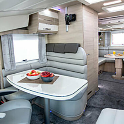 Mobilvetta K Yacht 80 dining3