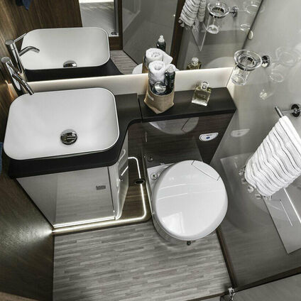 Mobilvetta K Yacht 86 bathroom