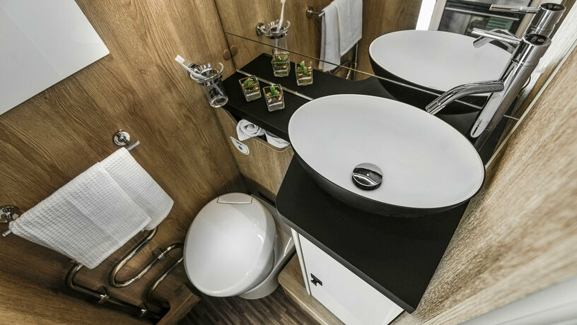 Mobilvetta K Yacht 95 bathroom