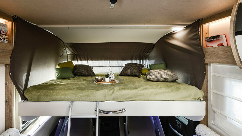 Mobilvetta K Yacht 95 drop down bed