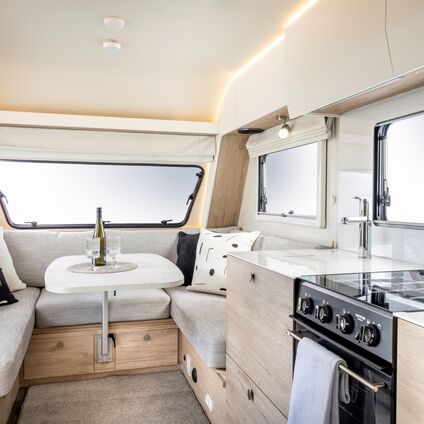 TL 164 lounge 2024