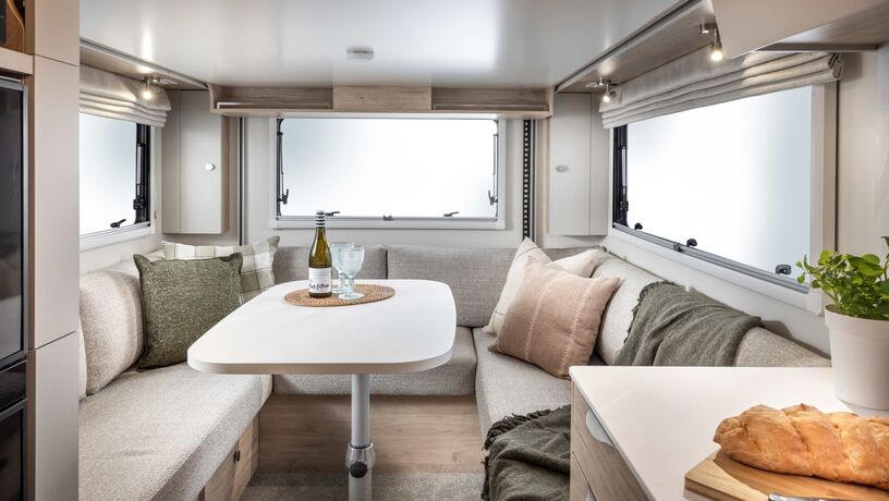 Trail Lite Aug25 5021 Matakana 350 Tussock