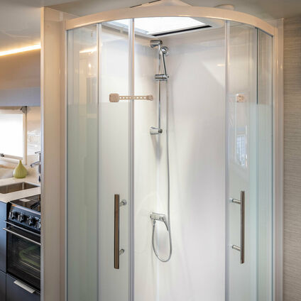 Trail Lite Oakura 354 Shower